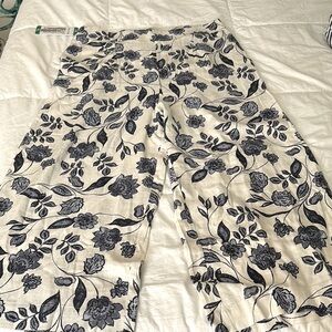 Ella Moss Black and White Floral Pants